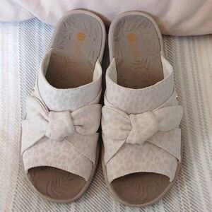 GUC Bzees 'Smile' Wedge Sandals White/Cream Cheetah Knotted Bow